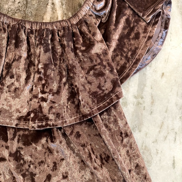 Velvet off the shoulder blouse - Picture 4 of 4
